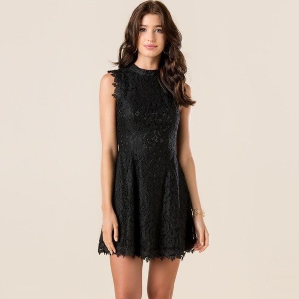 Francescas Karissa Black Lace Mock Neck Sleeveless Mini Dress Size M Party
